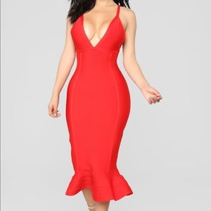 FashionNova Salty over you mermaid dress - Medium